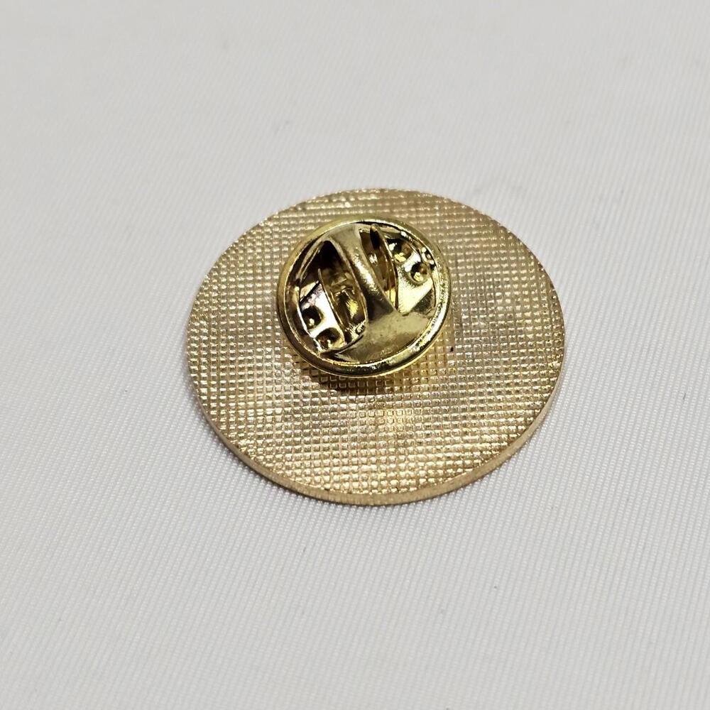 Vintage 2004 The Wildlife Society Calgary Alberta Canada Lapel Hat Pin - Picture 3 of 3